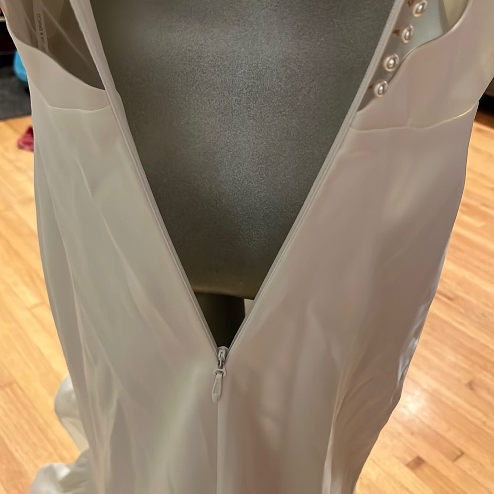 Bronx and Banco Paros Gown in White - Picture 8 of 16